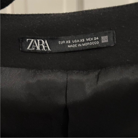 Zara Black Mini Dress with Pleated Skirt and Button Accents - Picture 4 of 6